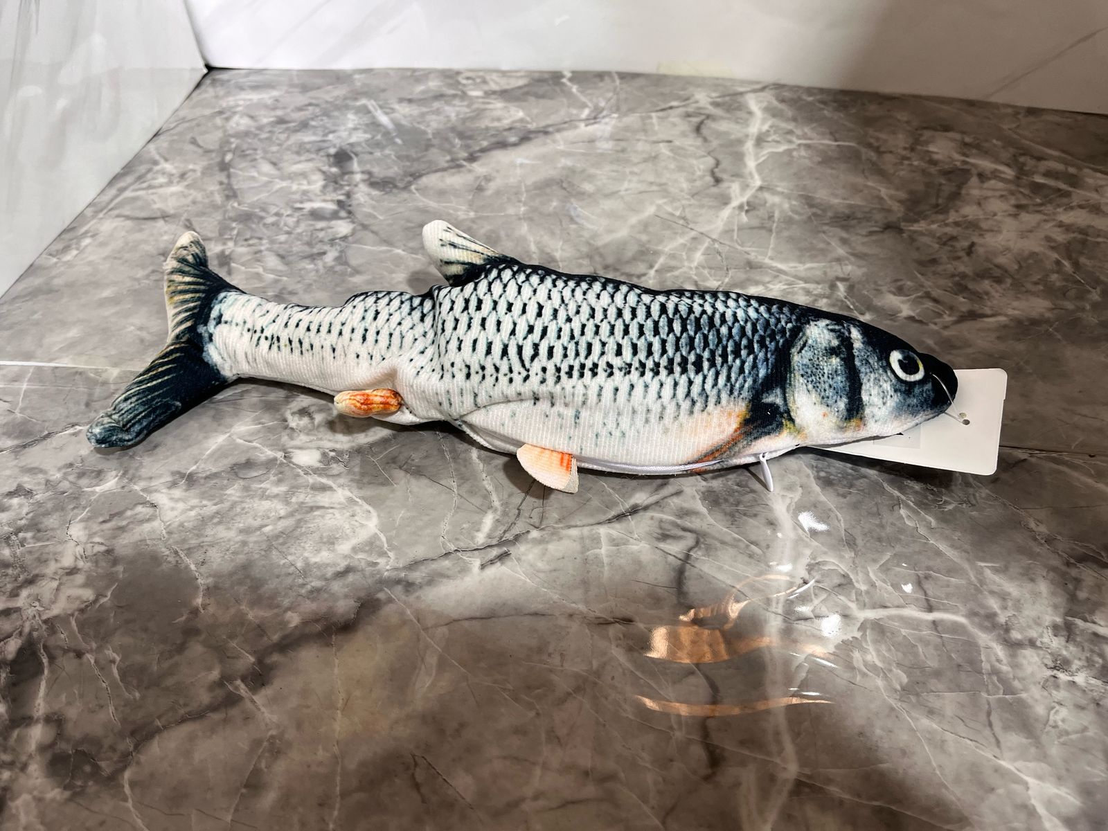 🐾¡Pez saltarín el juguete perfecto para mantener a tu gato activo y entretenido! 🐟✨